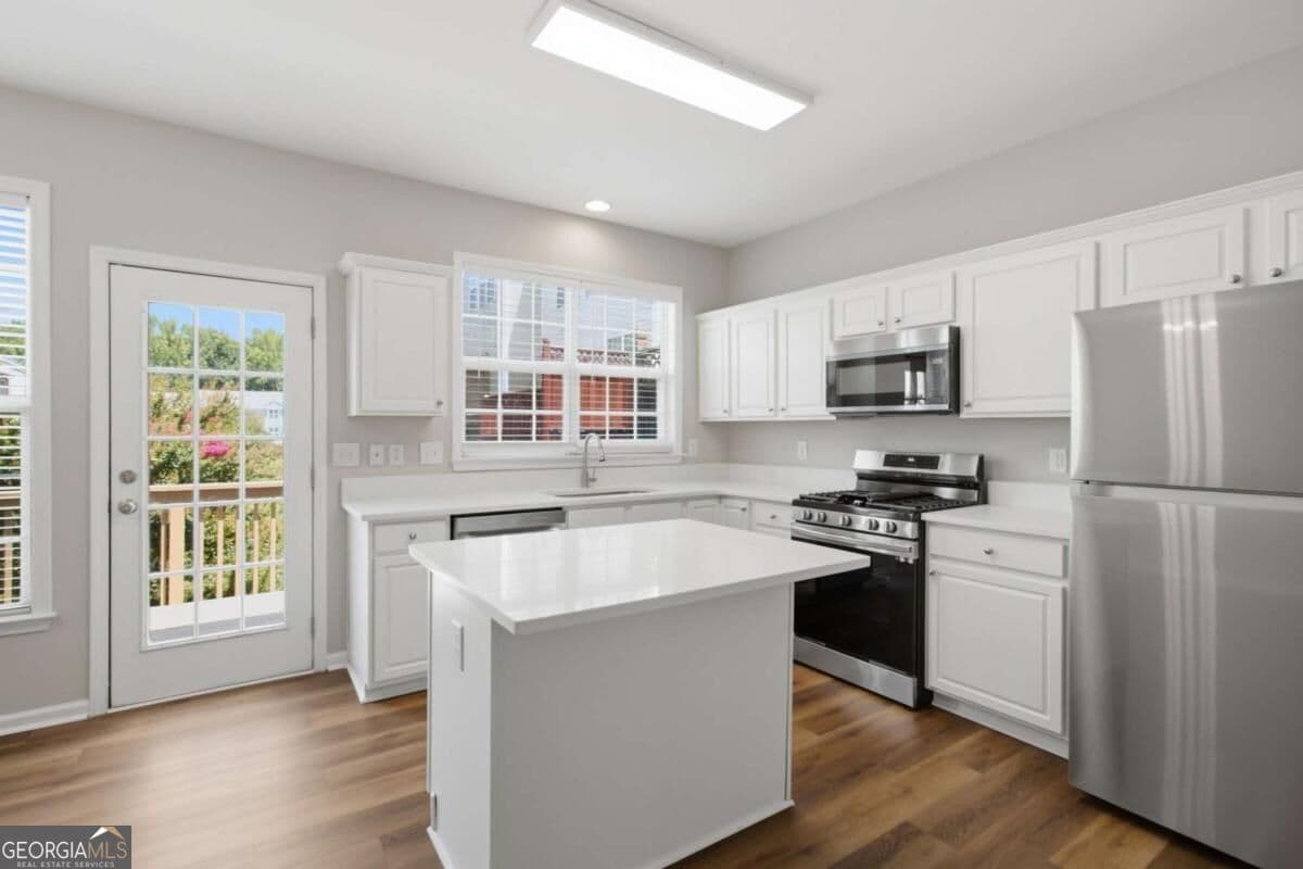 3 bedroom, 3.5 bathroom, 1,722 sq ft townhouse for sale at 1307 Greychurch Way, Alpharetta, GA 30004 — photo 10