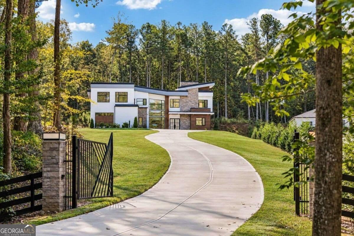 5 bedroom, 6.5 bathroom, 4,962 sq ft single family residence for sale at 1678 Thomas Drive, Hoschton, GA 30548