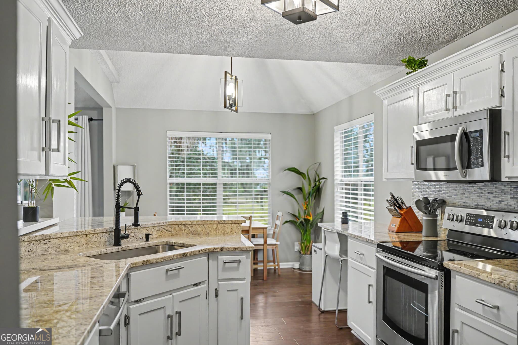 5 bedroom, 2 bathroom, 2,831 sq ft single family residence for sale at 109 Runner Road, Savannah, GA 31410 — photo 5