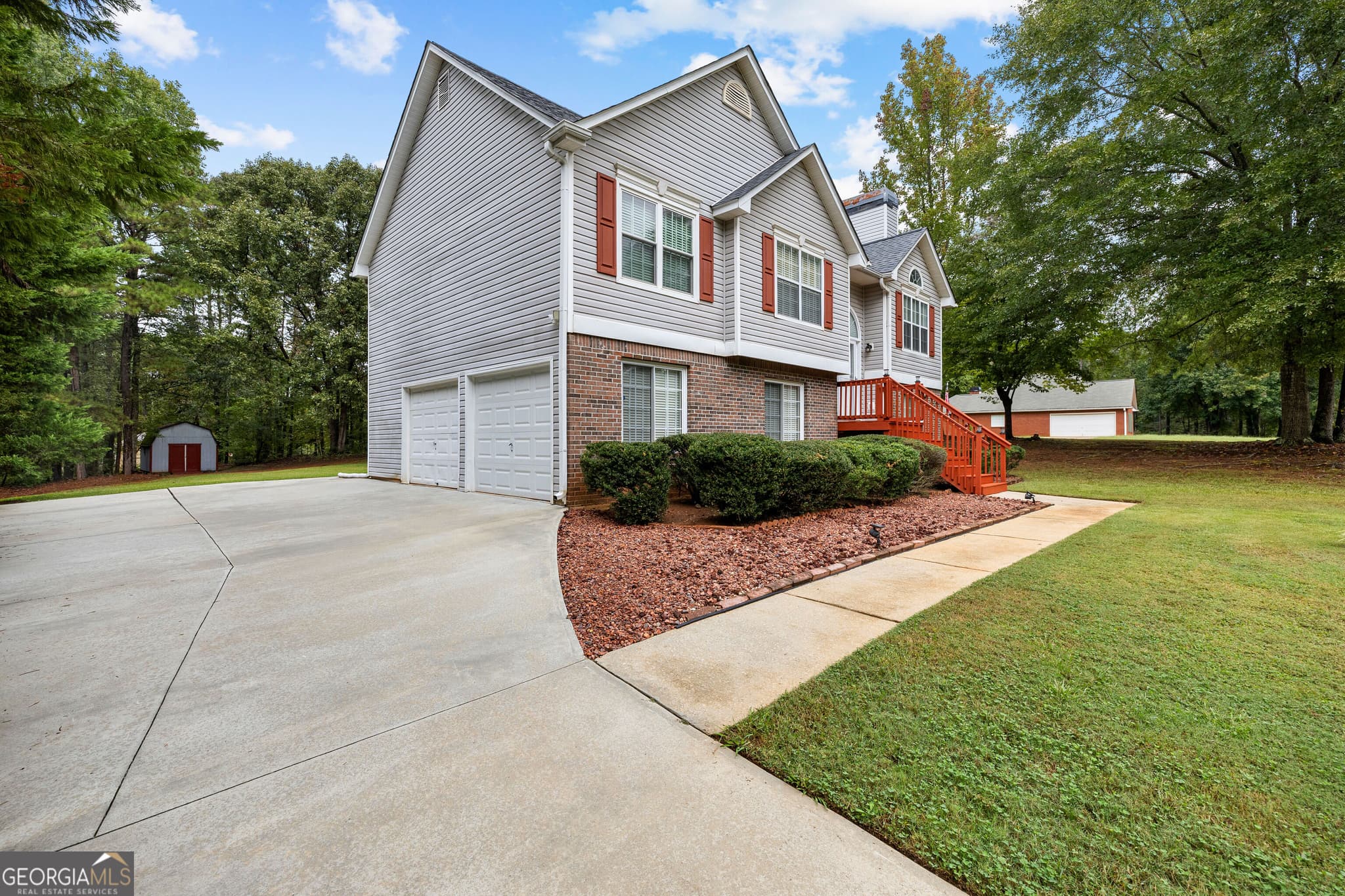 5 bedroom, 3 bathroom, 1,881 sq ft single family residence for sale at 11 Masters Way, Newnan, GA 30265 — photo 2