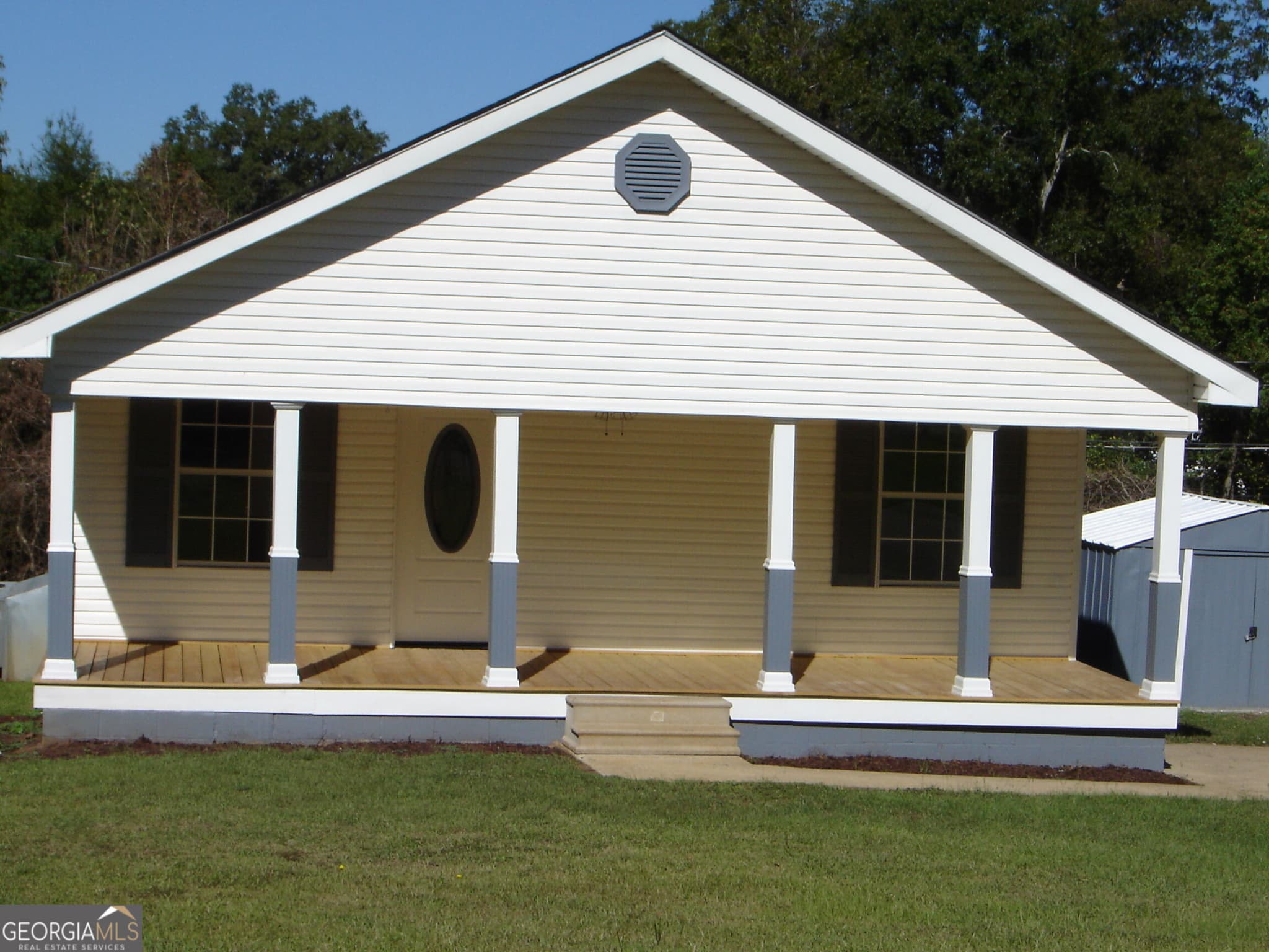 3 bedroom, 1 bathroom, 1,204 sq ft single family residence for sale at 1703 E 3rd Court, Lanett, AL 36863