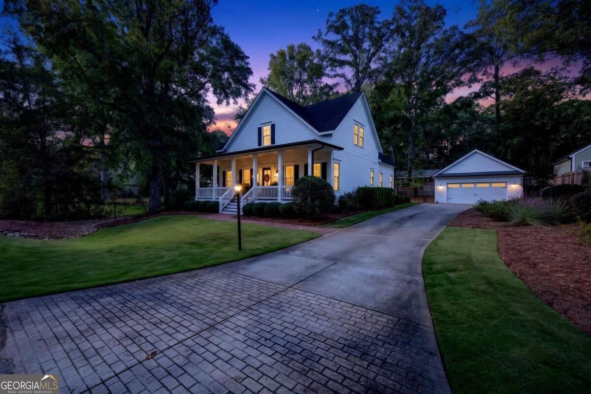 4 bedroom, 3.5 bathroom, 3,648 sq ft single family residence for sale at 802 Bacon Street, Madison, GA 30650 — photo 4