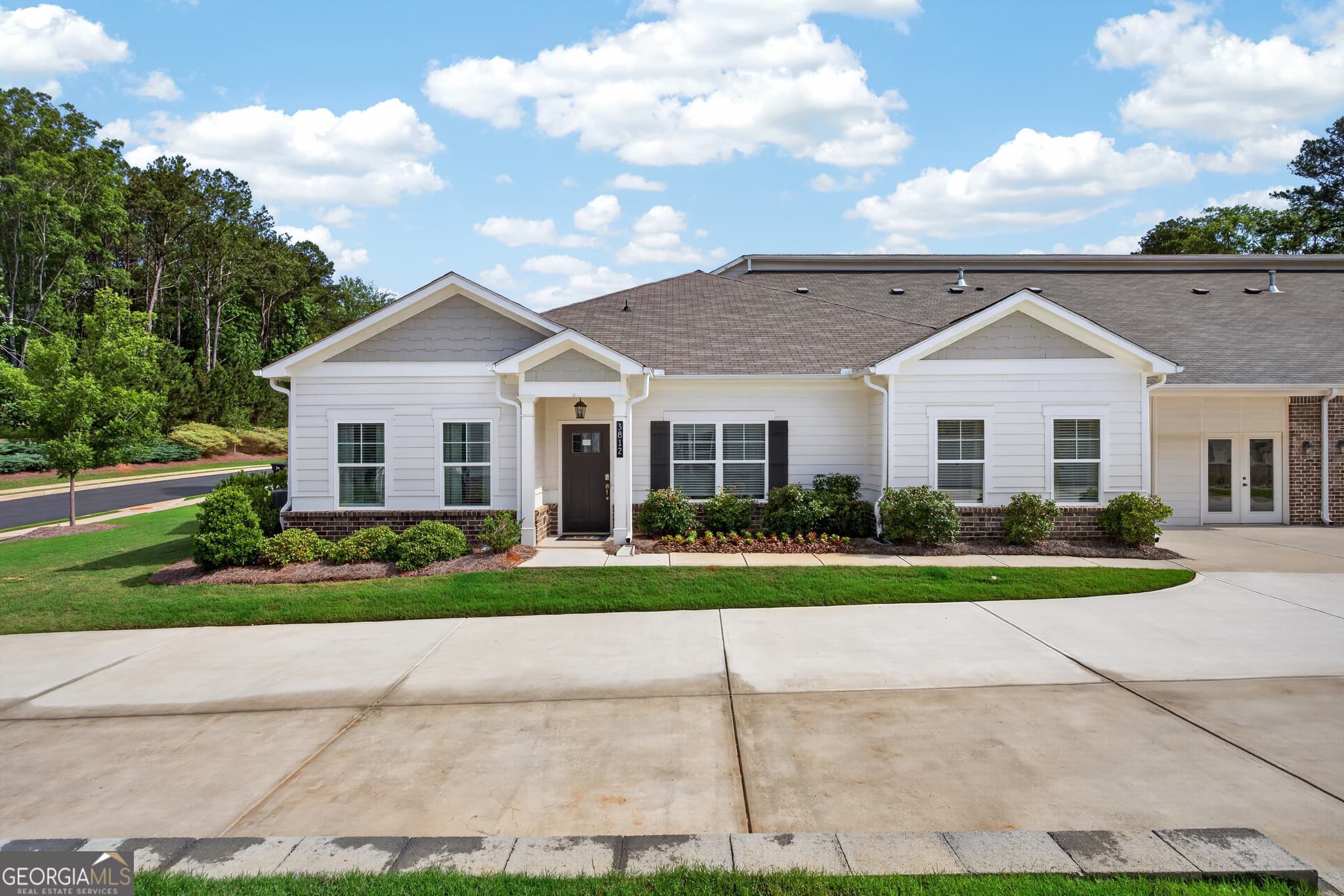 3 bedroom, 2 bathroom, 1,792 sq ft townhouse for sale at 3865 Shelleydale Drive 82, Powder Springs, GA 30127