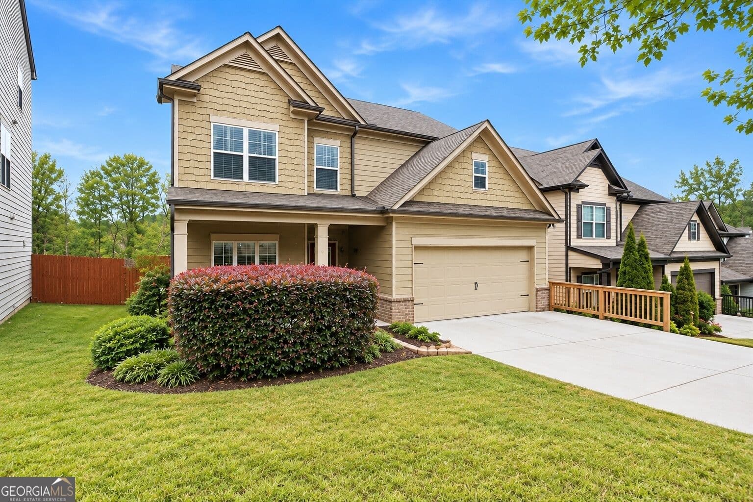 5 bedroom, 3 bathroom, 2,193 sq ft single family residence for sale at 5050 Glencliff Drive, Sugar Hill, GA 30518 — photo 2