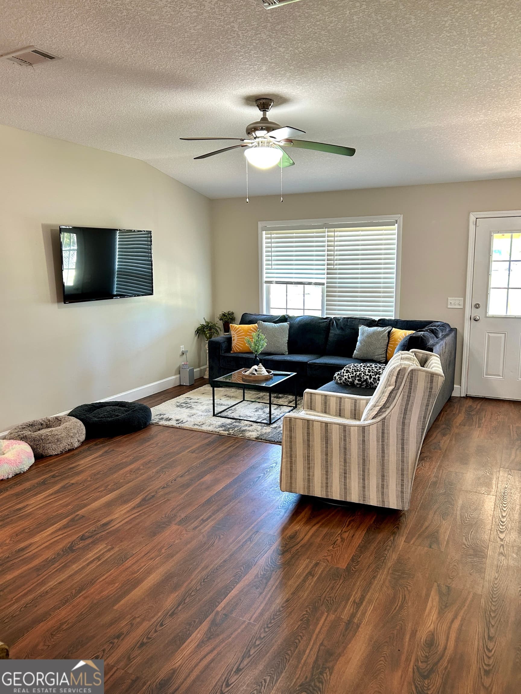 3 bedroom, 2 bathroom single family residence for sale at 211 Twinn Lakes Drive, Baxley, GA 31513 — photo 3