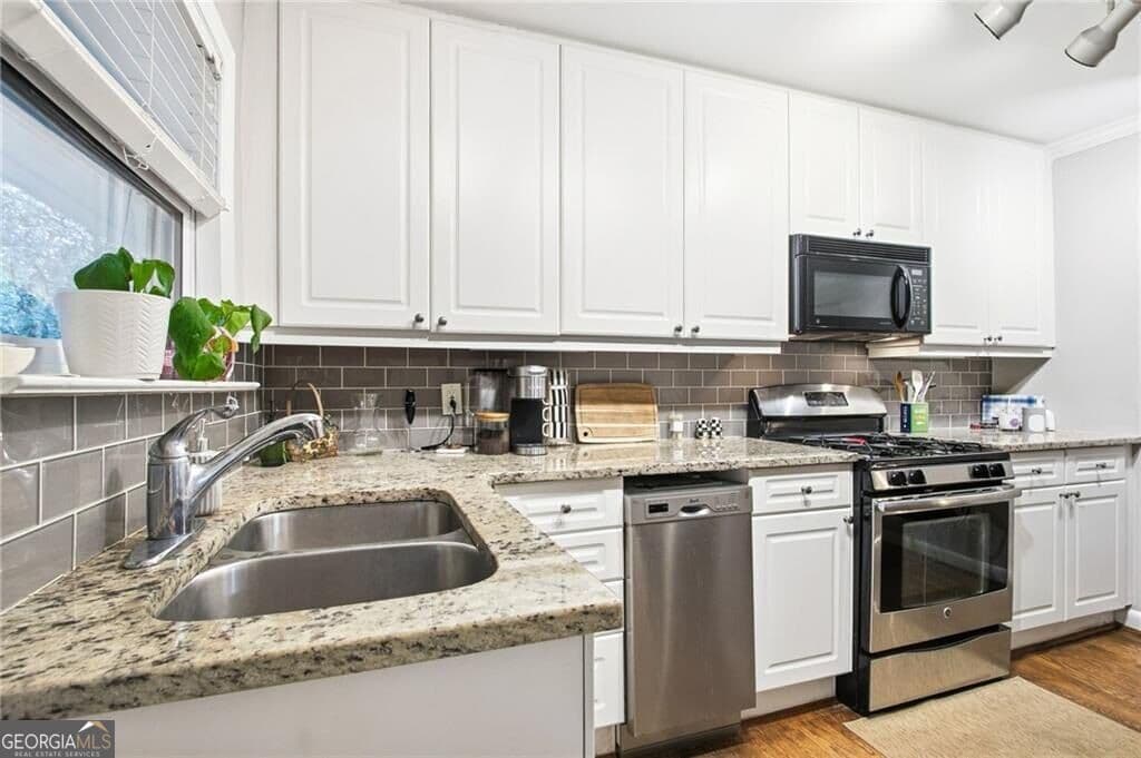 1 bedroom, 1 bathroom, 600 sq ft condominium for sale at 986 Greenwood Avenue 6, Atlanta, GA 30306 — photo 9