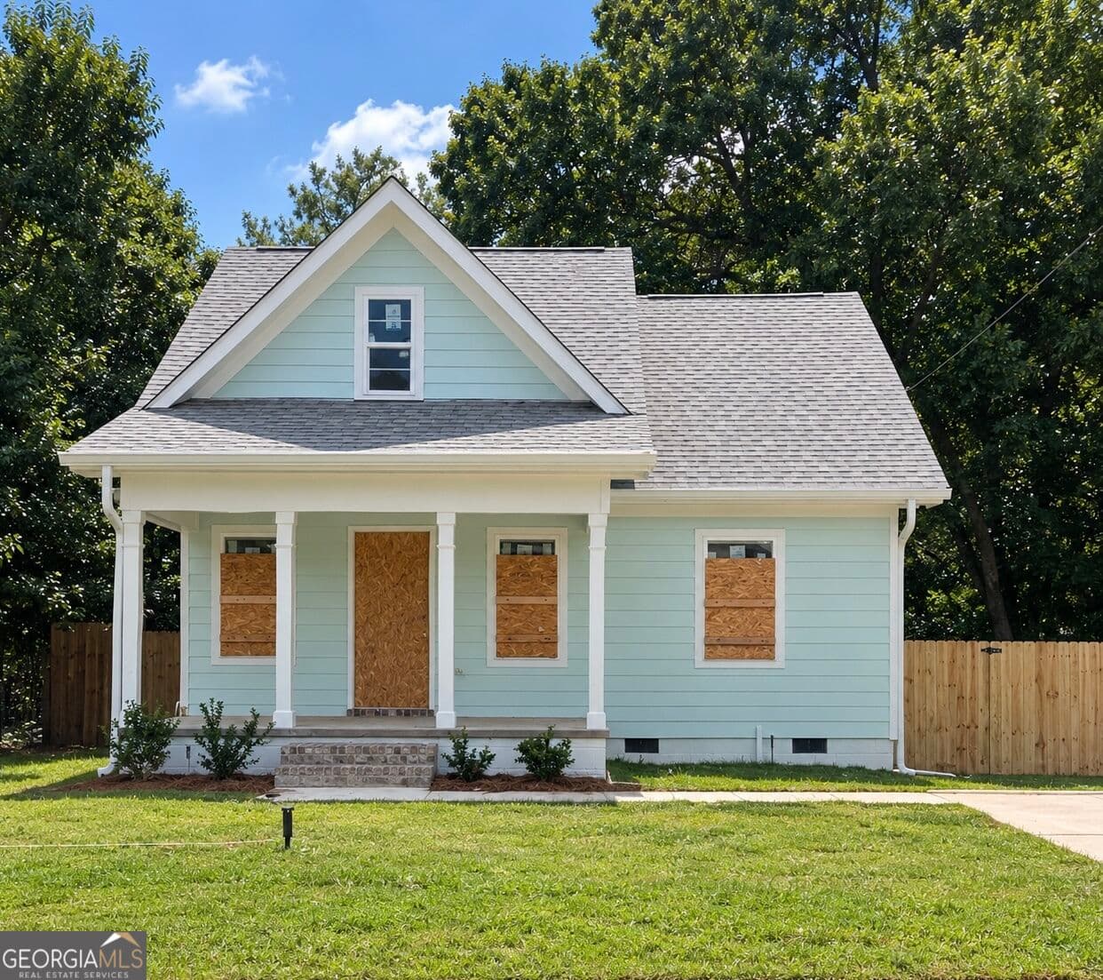 3 bedroom, 2 bathroom, 1,250 sq ft single family residence for sale at 724 Villa Esta Avenue, Macon, GA 31206