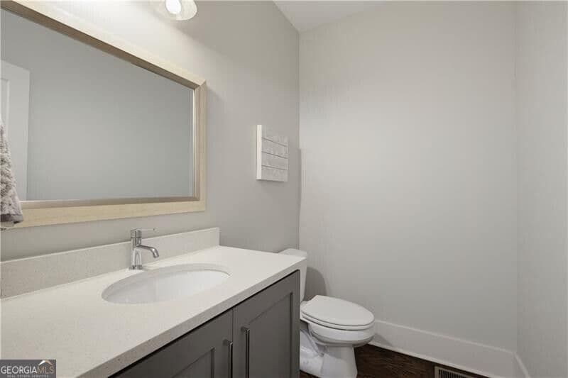5 bedroom, 4.5 bathroom, 4,525 sq ft single family residence for sale at 1090 Mendell Circle, Atlanta, GA 30319 — photo 6