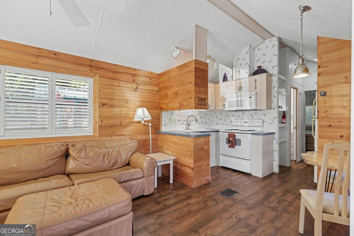 1 bedroom, 1 bathroom, 408 sq ft cabin,single family residence for sale at 83 Falls View Drive, Dillard, GA 30537 — photo 7