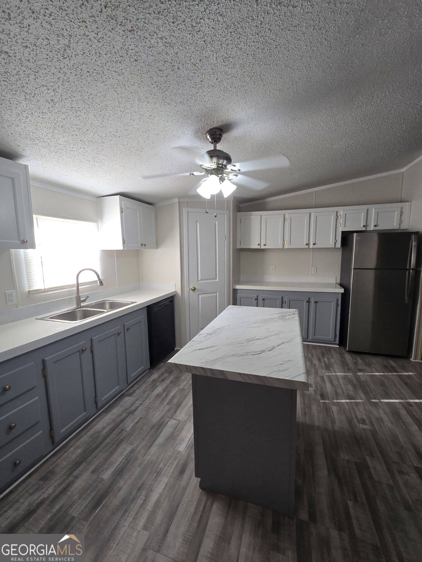 3 bedroom, 2 bathroom, 1,404 sq ft manufactured home,single family residence for sale at 187 Navaho Road # 187N, Locust Grove, GA 30248 — photo 3