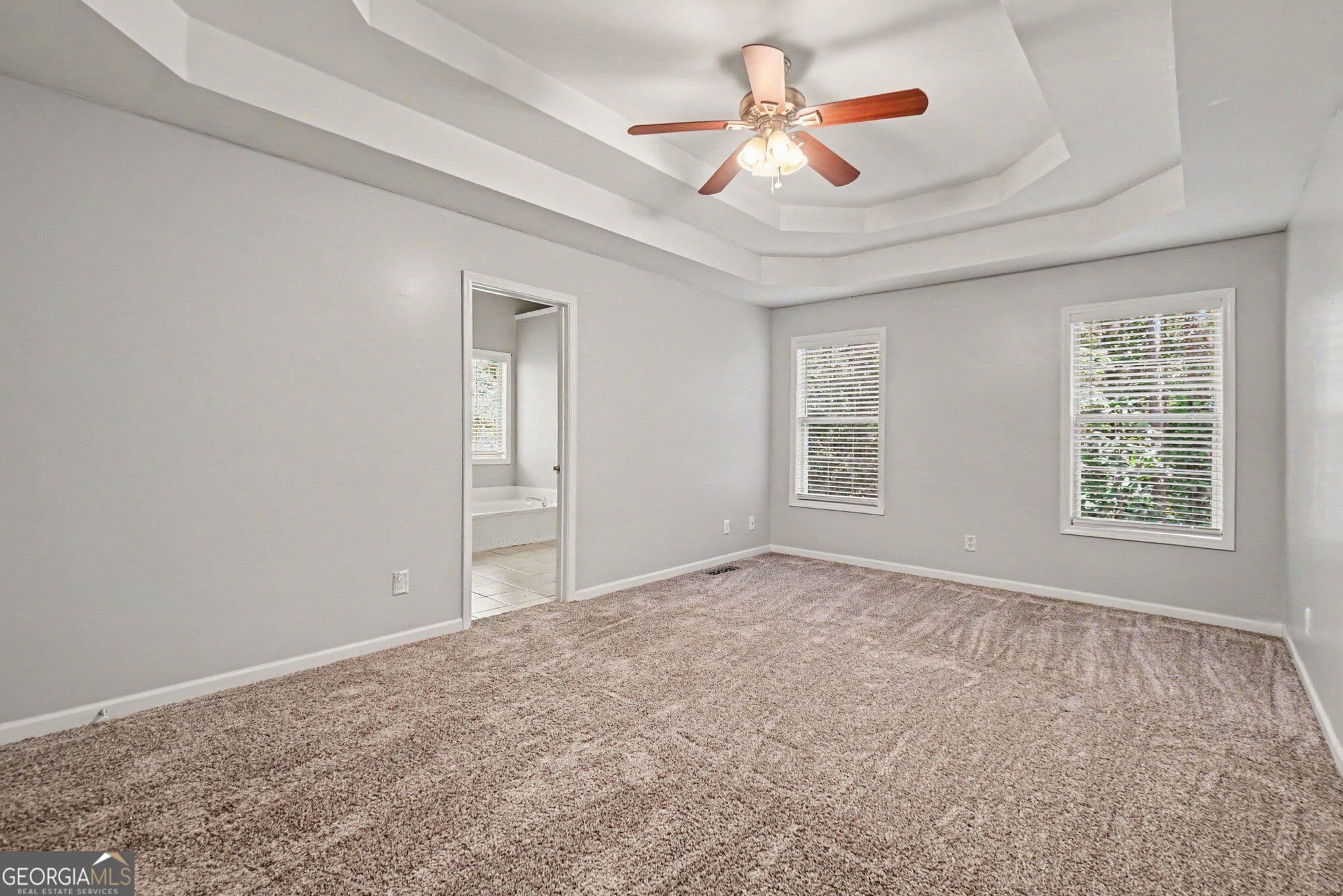 5 bedroom, 2 bathroom, 2,220 sq ft single family residence for sale at 402 Eileen Circle, Canton, GA 30114 — photo 4