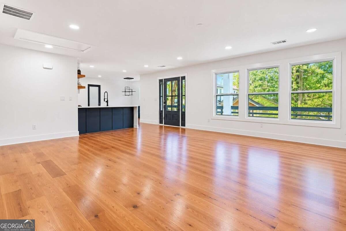4 bedroom, 2.5 bathroom single family residence for sale at 2193 Park Terrace, College Park, GA 30337 — photo 6