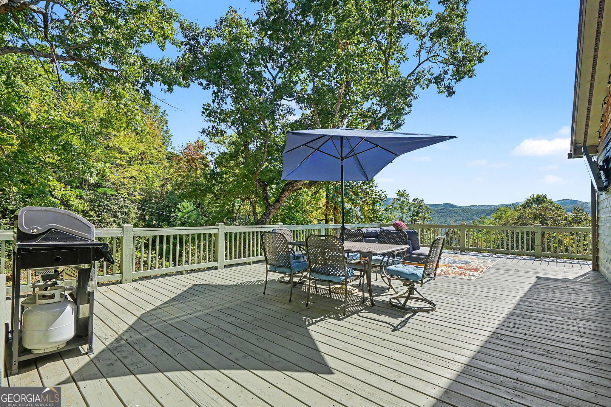 4 bedroom, 3 bathroom, 3,600 sq ft cabin,single family residence for sale at 427 Smokehouse Knob Drive, Rabun Gap, GA 30568 — photo 5
