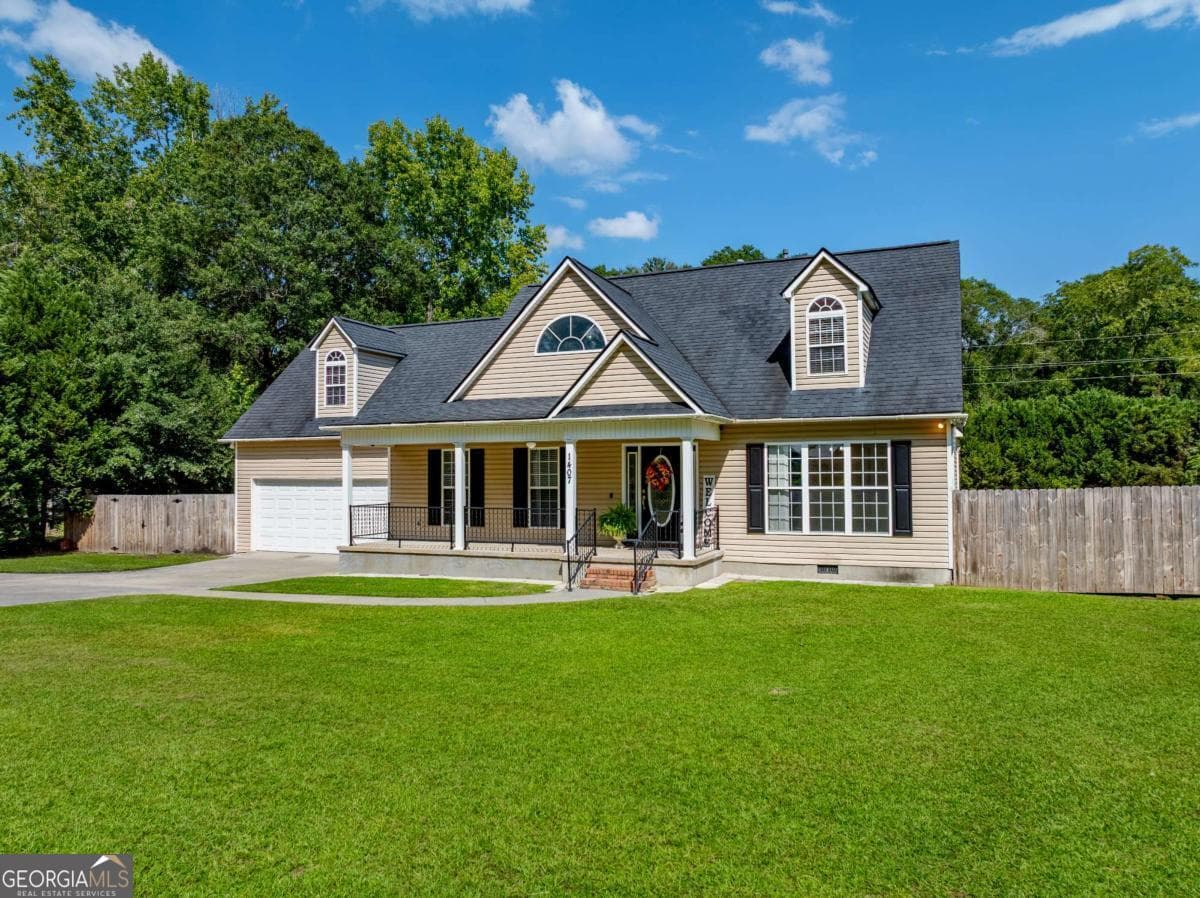 4 bedroom, 2 bathroom, 2,311 sq ft single family residence for sale at 1407 Red Fox Trail, Tifton, GA 31793 — photo 2