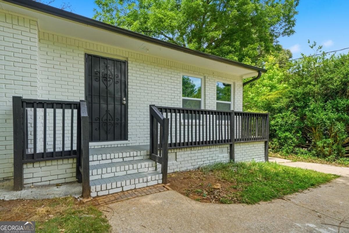 4 bedroom, 2 bathroom, 1,254 sq ft single family residence for sale at 1929 Bandera Drive, Decatur, GA 30032 — photo 3