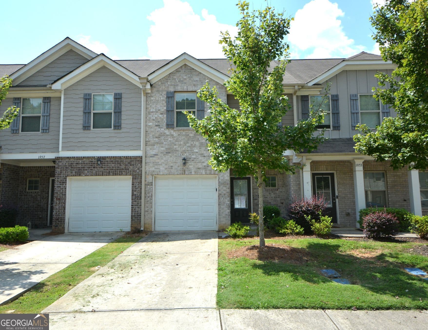 3 bedroom, 2.5 bathroom, 1,454 sq ft townhouse for sale at 1955 Old Dogwood, Jonesboro, GA 30238 — photo 2