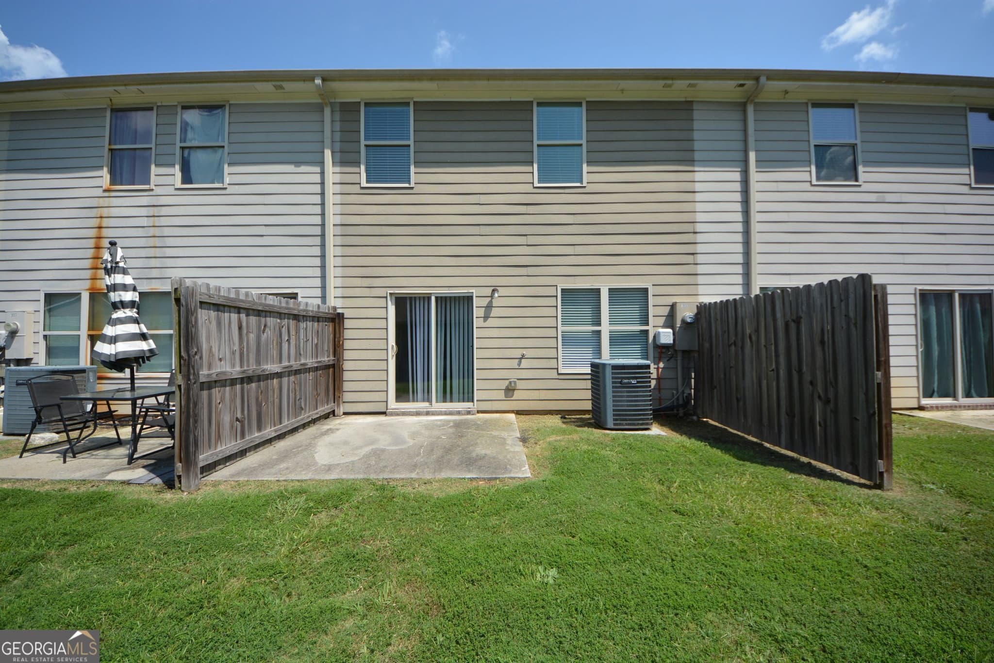 3 bedroom, 2.5 bathroom, 1,454 sq ft townhouse for sale at 1955 Old Dogwood, Jonesboro, GA 30238 — photo 3