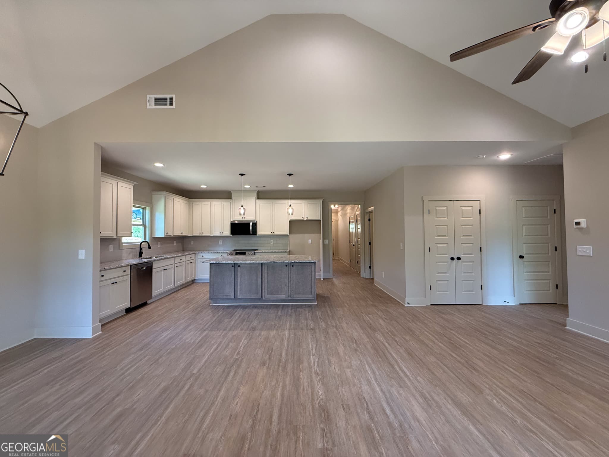 3 bedroom, 2 bathroom, 1,685 sq ft single family residence for sale at 365 Hunts Ridge Drive, Cleveland, GA 30528 — photo 6