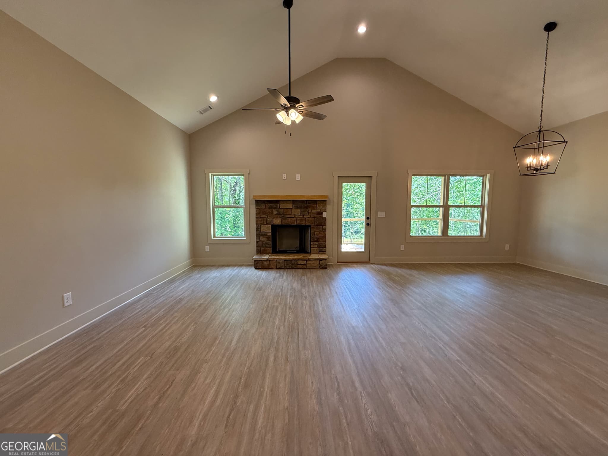 3 bedroom, 2 bathroom, 1,685 sq ft single family residence for sale at 365 Hunts Ridge Drive, Cleveland, GA 30528 — photo 9