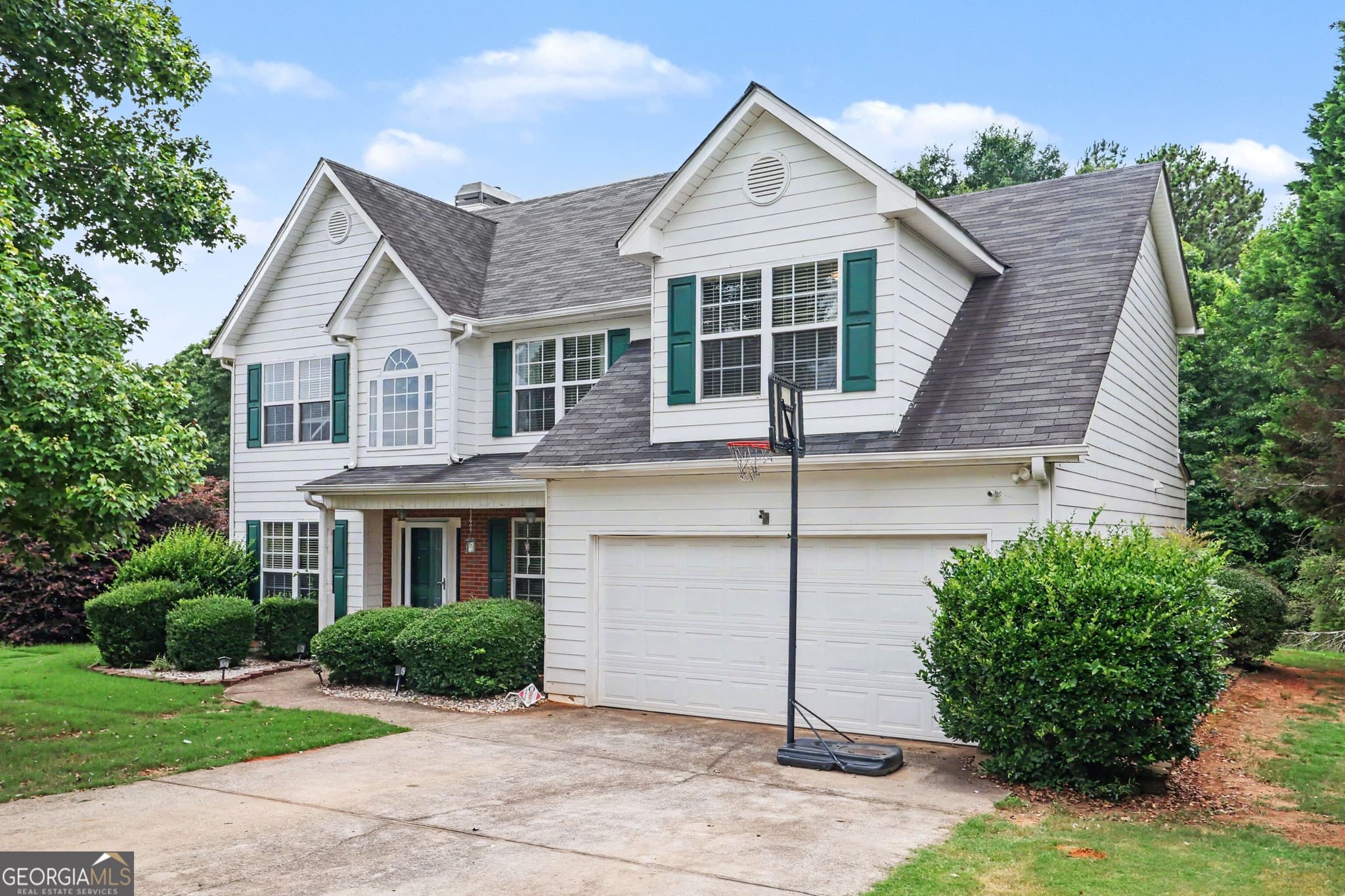 5 bedroom, 3 bathroom, 2,575 sq ft single family residence for sale at 974 Coosawilla Drive, Winder, GA 30680 — photo 2