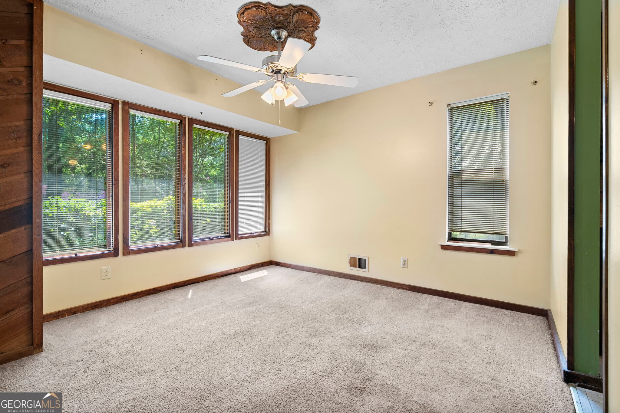 3 bedroom, 2 bathroom, 1,468 sq ft single family residence for sale at 2656 Royal Oak Court, Acworth, GA 30102 — photo 7