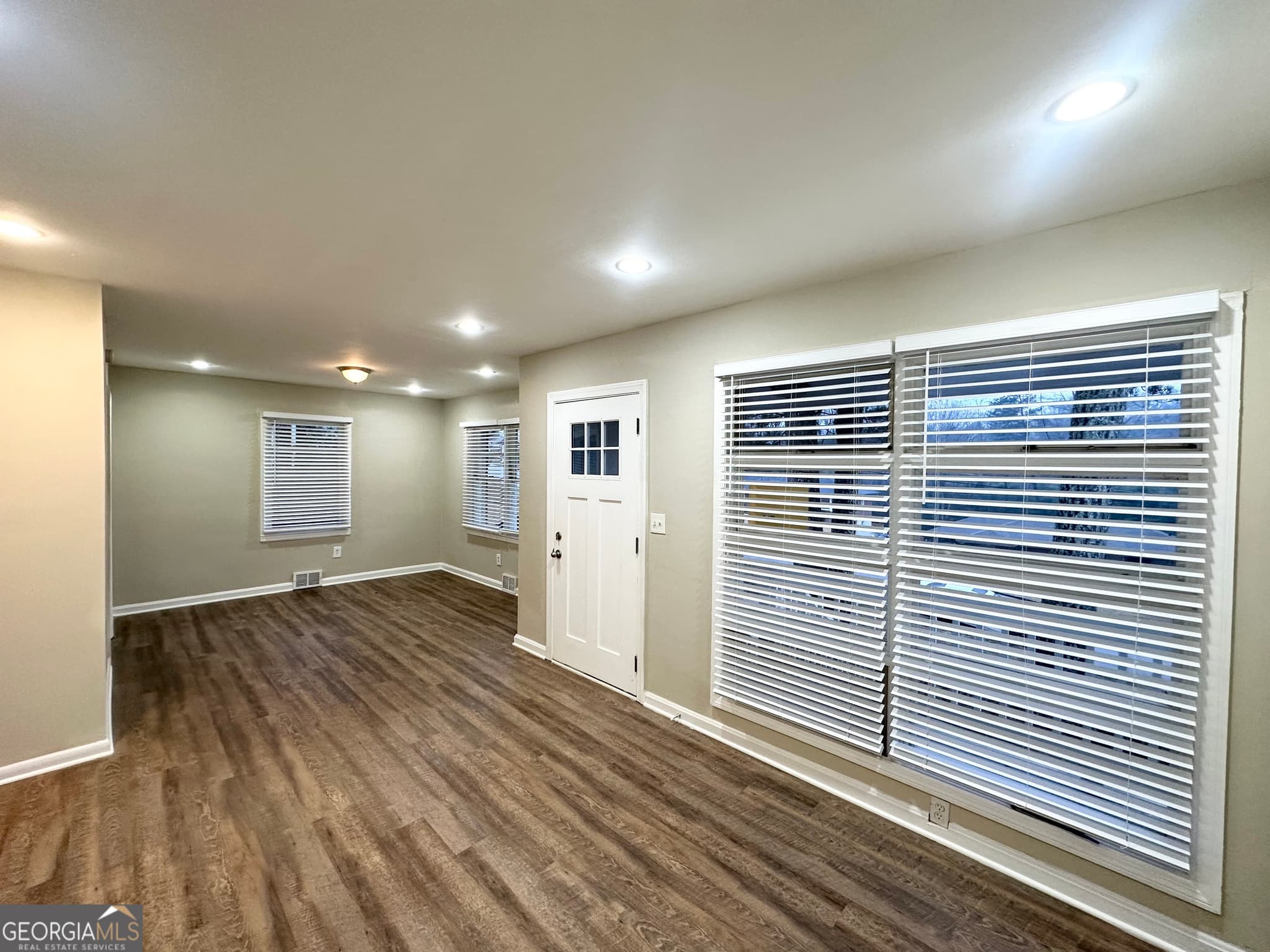 3 bedroom, 2 bathroom, 1,139 sq ft single family residence for sale at 2634 Rockcliff Road, Atlanta, GA 30316 — photo 3