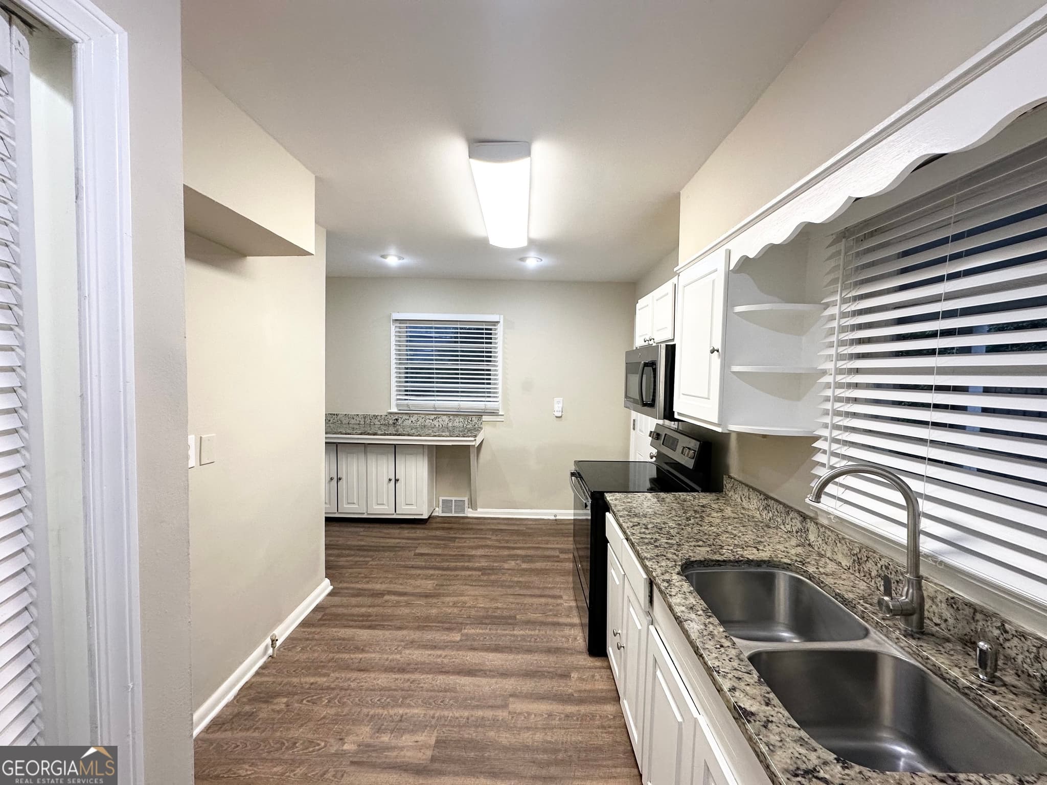 3 bedroom, 2 bathroom, 1,139 sq ft single family residence for sale at 2634 Rockcliff Road, Atlanta, GA 30316 — photo 5