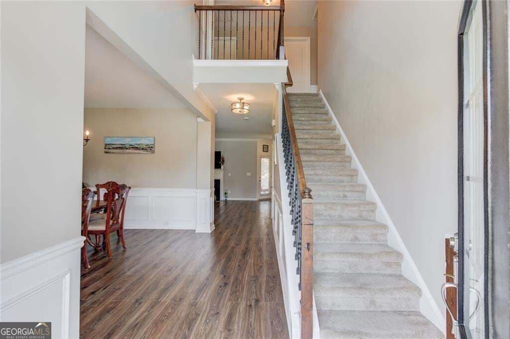 4 bedroom, 2.5 bathroom, 2,488 sq ft single family residence for sale at 5719 Berkshire Trace, Braselton, GA 30517 — photo 3