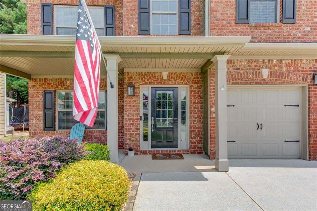 4 bedroom, 2.5 bathroom, 2,488 sq ft single family residence for sale at 5719 Berkshire Trace, Braselton, GA 30517 — photo 1 of 45