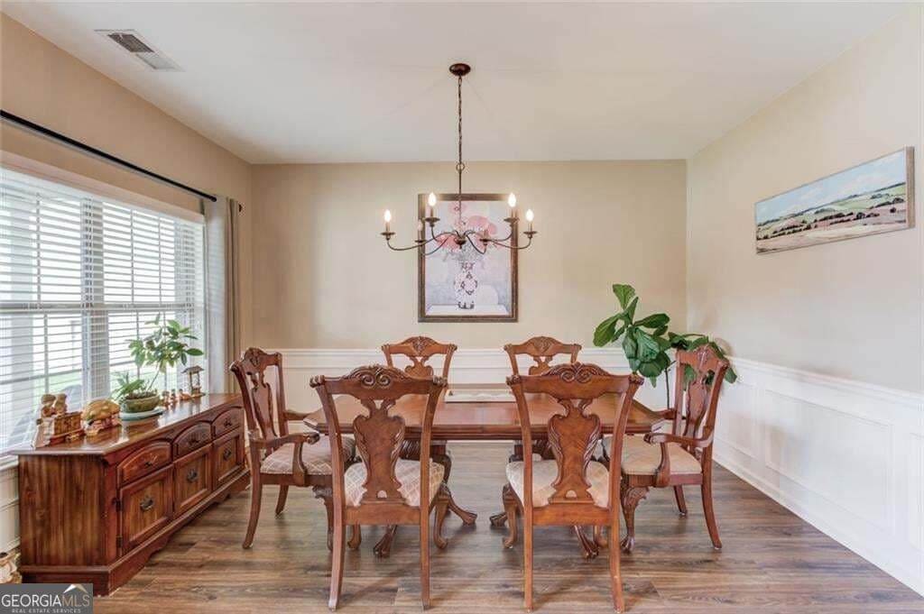 4 bedroom, 2.5 bathroom, 2,488 sq ft single family residence for sale at 5719 Berkshire Trace, Braselton, GA 30517 — photo 5