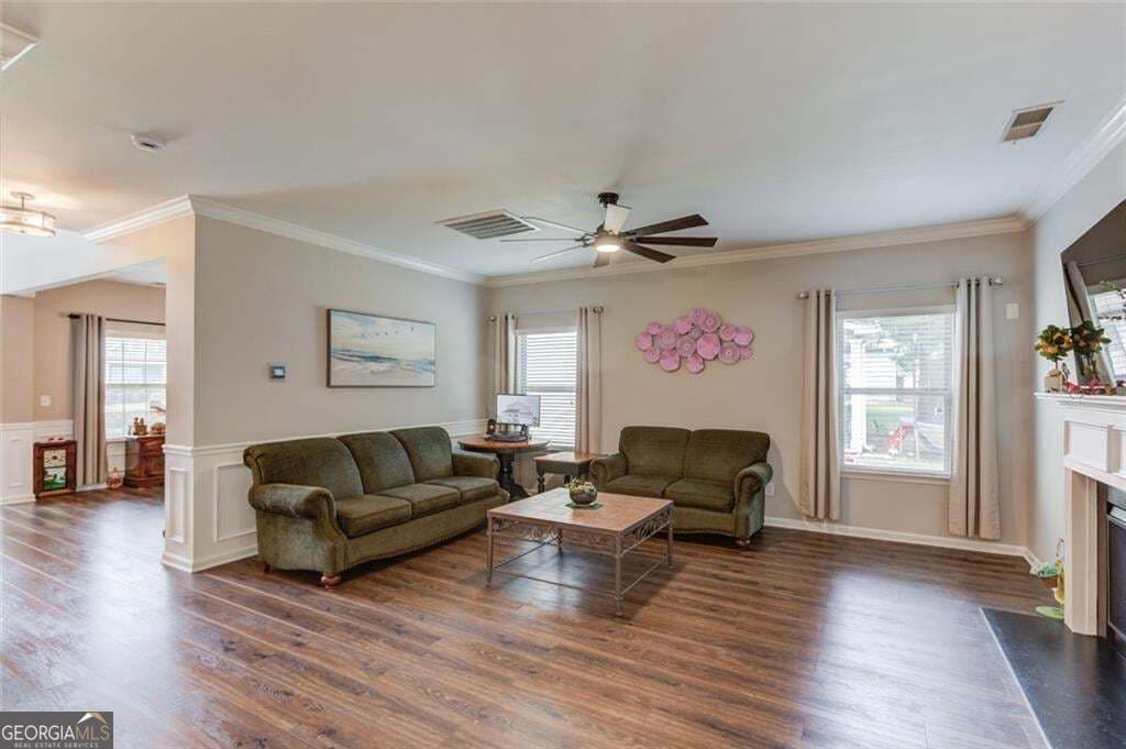 4 bedroom, 2.5 bathroom, 2,488 sq ft single family residence for sale at 5719 Berkshire Trace, Braselton, GA 30517 — photo 9