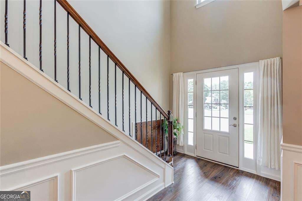 4 bedroom, 2.5 bathroom, 2,488 sq ft single family residence for sale at 5719 Berkshire Trace, Braselton, GA 30517 — photo 4