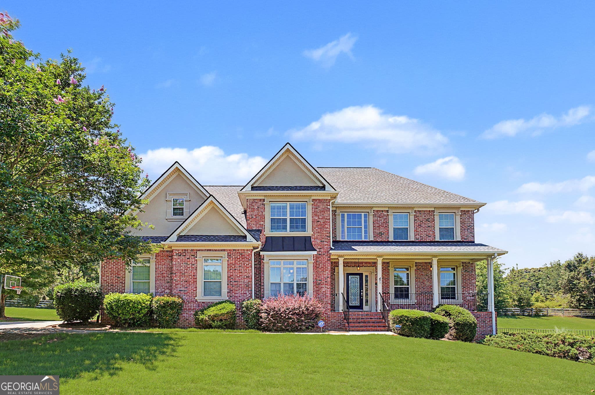 5 bedroom, 4 bathroom, 4,827 sq ft single family residence for sale at 328 Thistlewood Run, Mcdonough, GA 30252 — photo 2