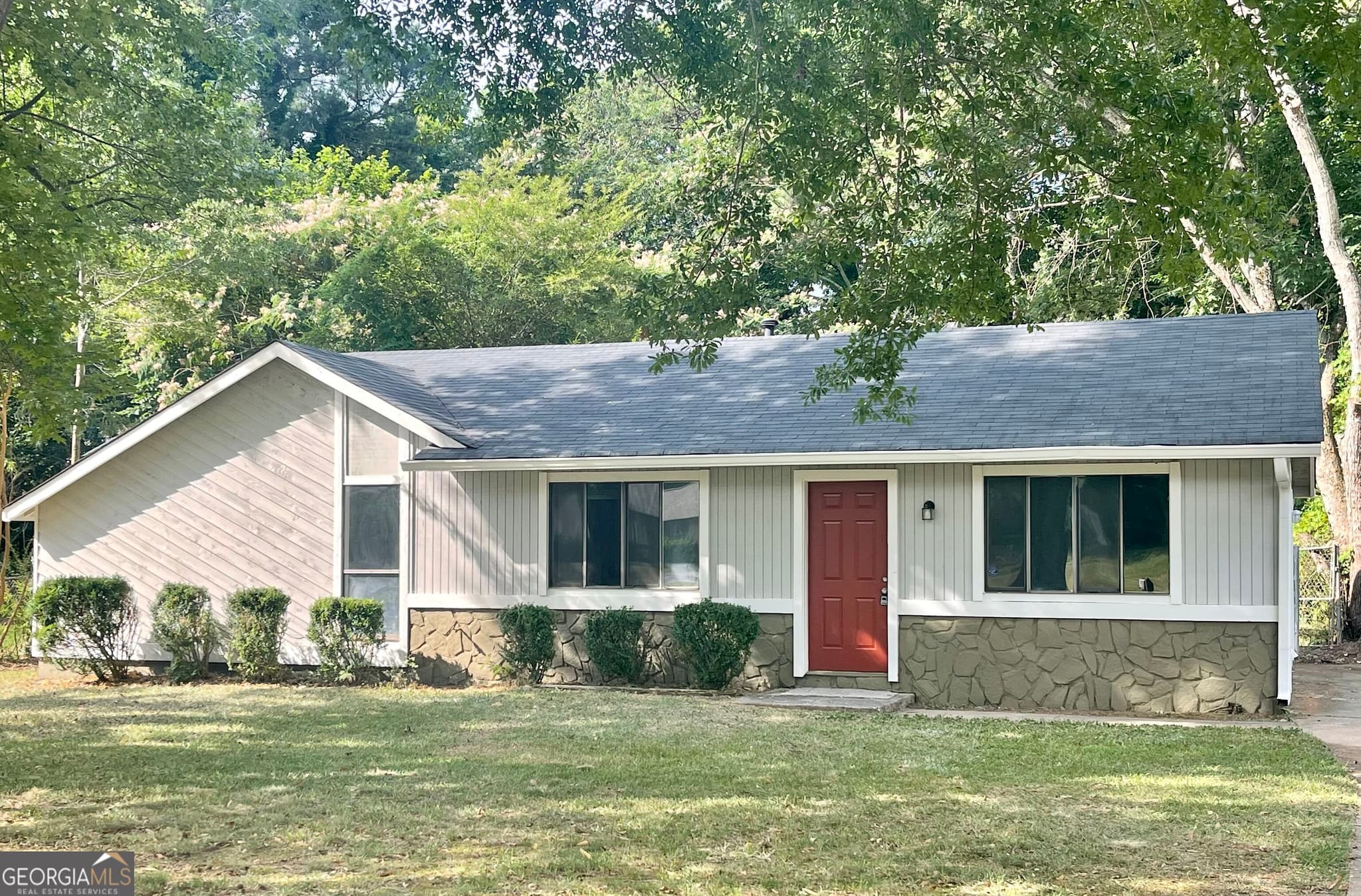 3 bedroom, 1.5 bathroom, 1,028 sq ft single family residence for rent at 8759 Embrey Drive, Jonesboro, GA 30236 for $1,485 a month — photo 1 of 1