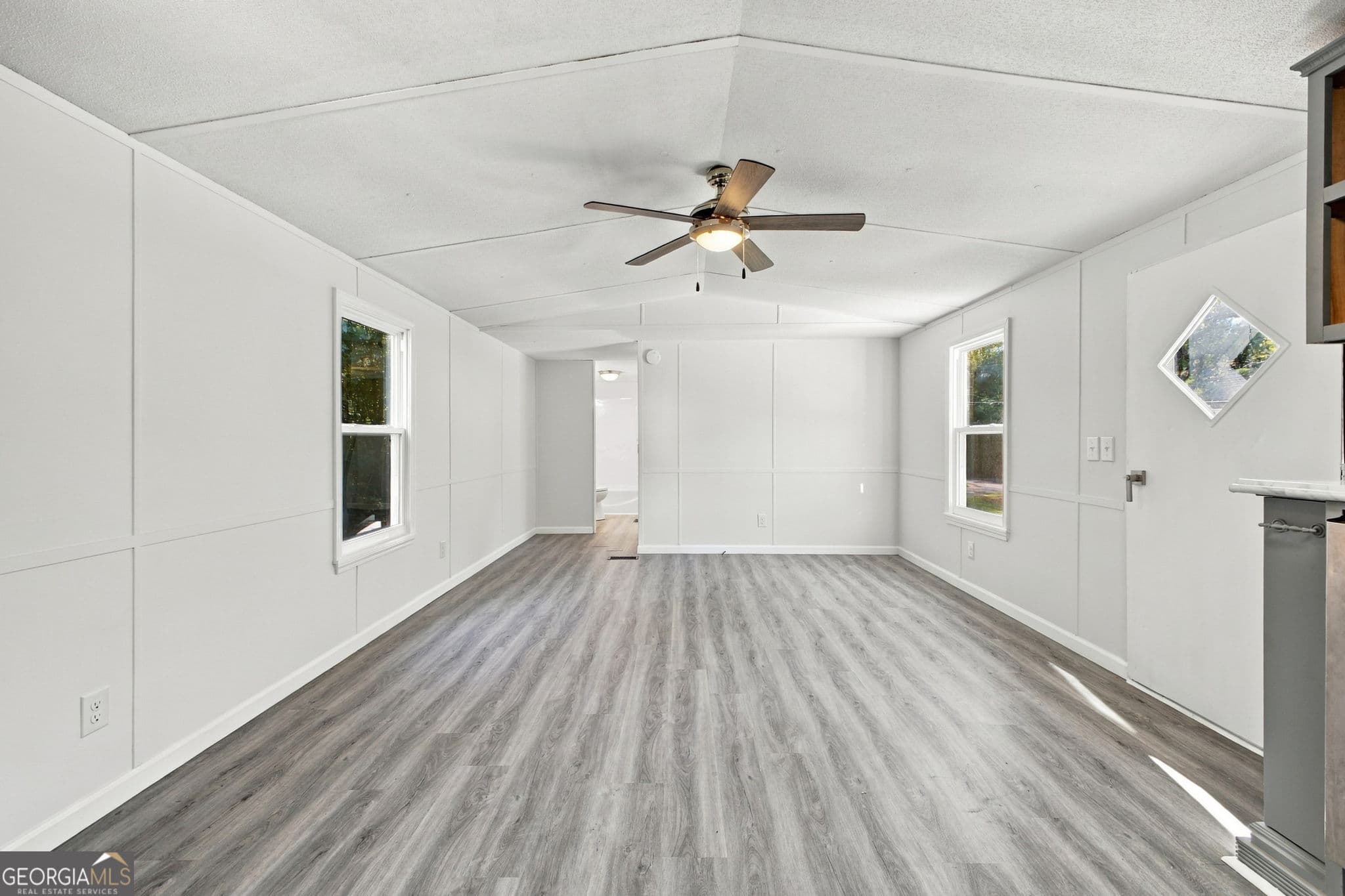3 bedroom, 2 bathroom, 1,064 sq ft manufactured home,single family residence for sale at 160 Mountain View Road, Trion, GA 30753 — photo 5