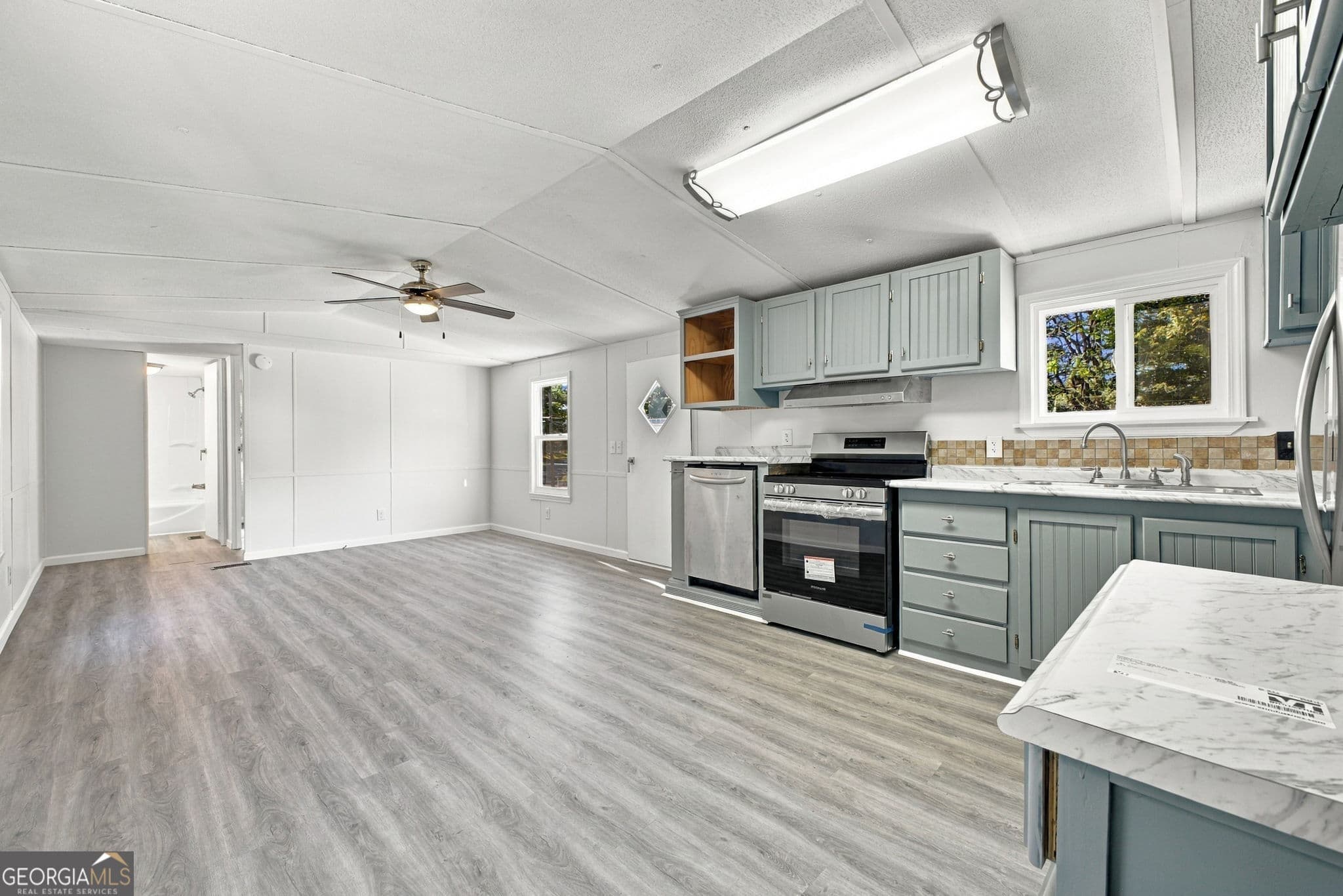 3 bedroom, 2 bathroom, 1,064 sq ft manufactured home,single family residence for sale at 160 Mountain View Road, Trion, GA 30753 — photo 8