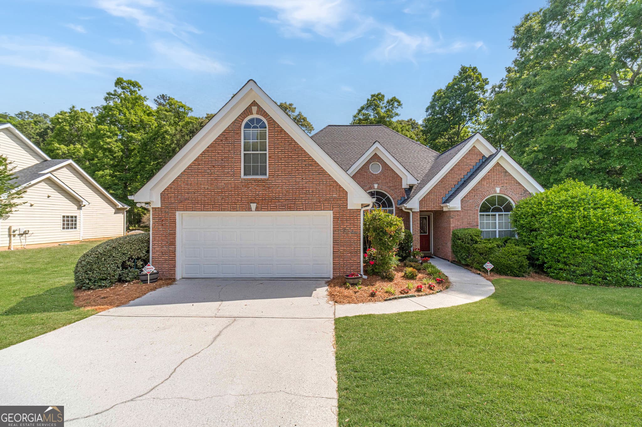 5 bedroom, 3 bathroom, 2,681 sq ft single family residence sold at 2111 Vintage Oaks Drive, Loganville, GA 30052
