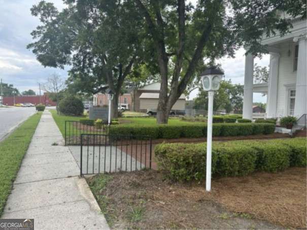 3 bedroom, 2 bathroom, 9,000 sq ft single family residence for sale at 107 Singleton Avenue, Sylvania, GA 30467 — photo 7
