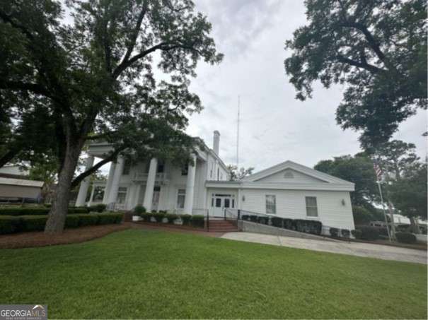 3 bedroom, 2 bathroom, 9,000 sq ft single family residence for sale at 107 Singleton Avenue, Sylvania, GA 30467 — photo 3