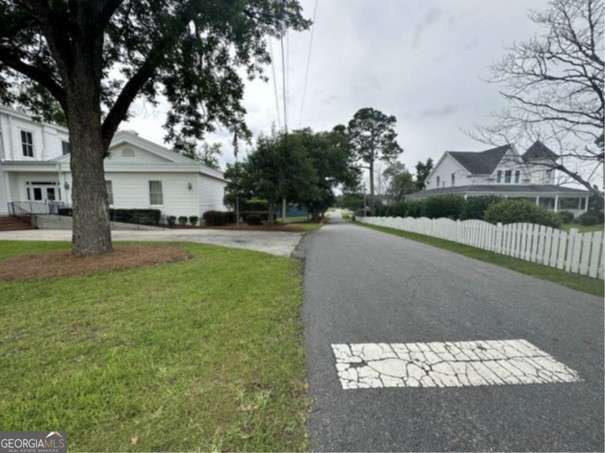 3 bedroom, 2 bathroom, 9,000 sq ft single family residence for sale at 107 Singleton Avenue, Sylvania, GA 30467 — photo 10