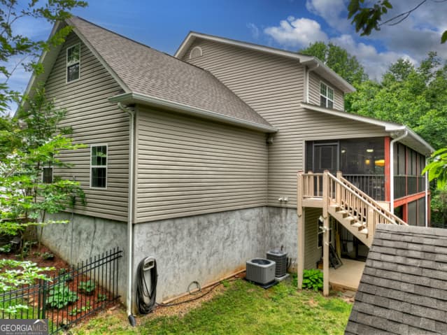 4 bedroom, 3.5 bathroom, 4,125 sq ft single family residence for sale at 113 Dundee Drive, Blairsville, GA 30512 — photo 9