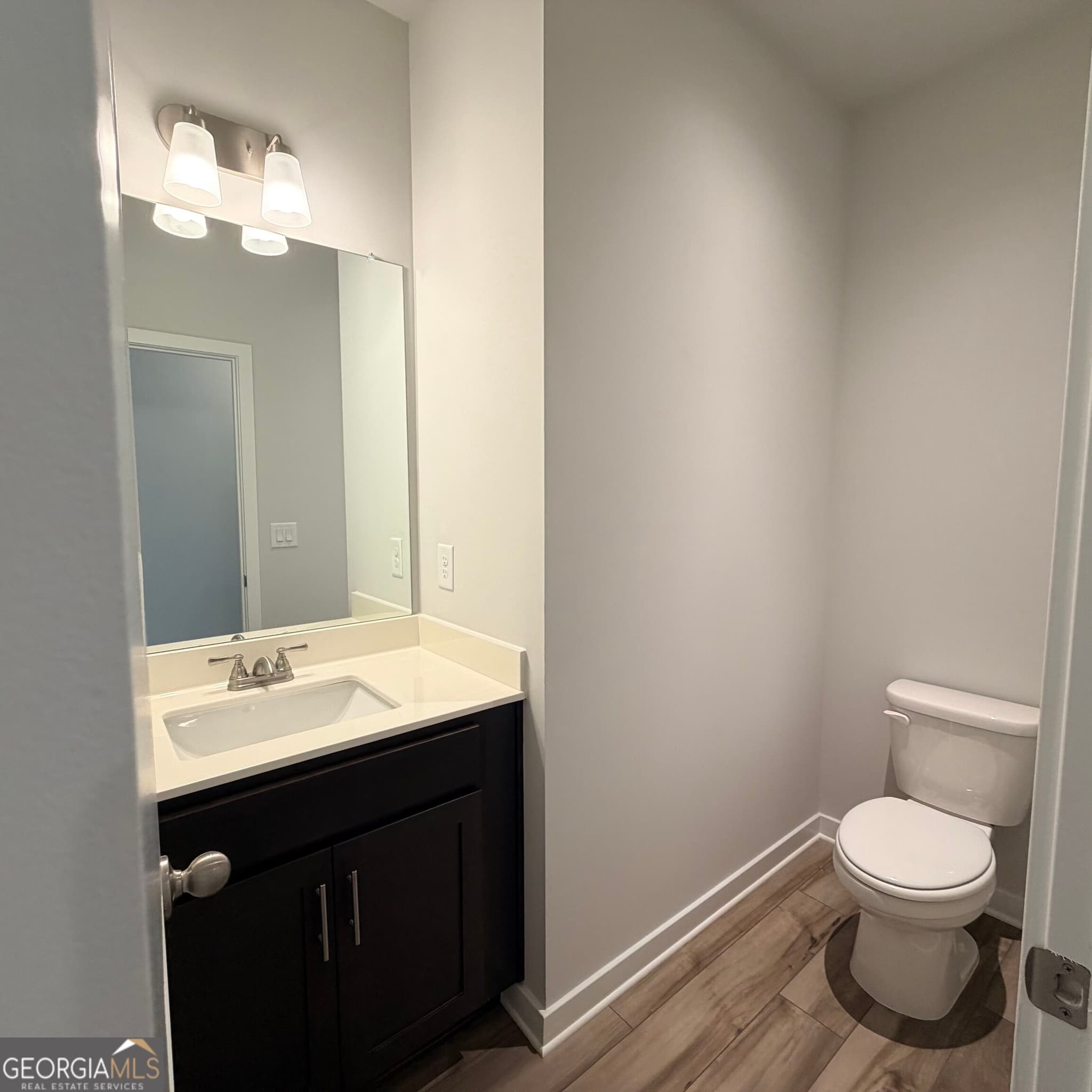 3 bedroom, 2.5 bathroom, 1,868 sq ft single family residence for sale at 32 Piney Grove Court, Auburn, GA 30011 — photo 4