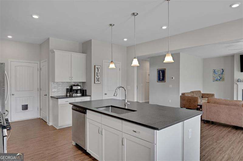 4 bedroom, 2.5 bathroom, 2,572 sq ft single family residence for sale at 34 Rock Foot Way, Cartersville, GA 30120 — photo 5