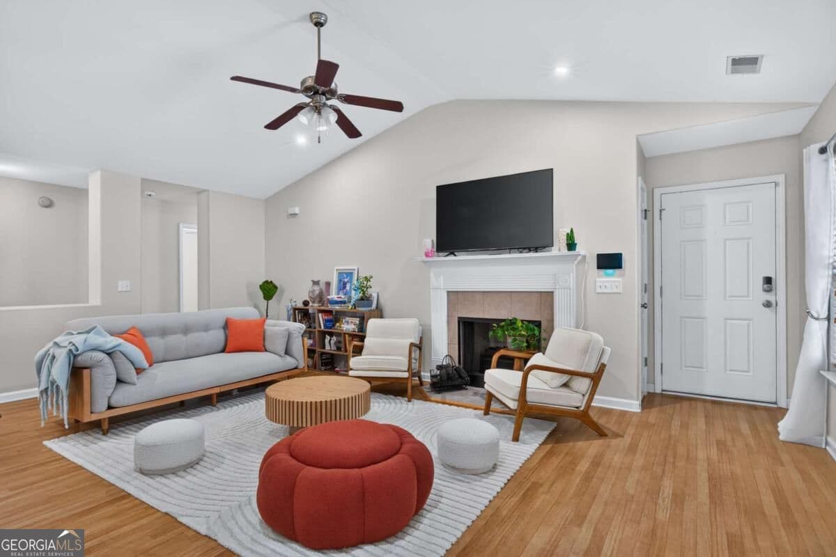 3 bedroom, 2 bathroom, 1,597 sq ft single family residence for sale at 137 Spring Lakes Drive, Savannah, GA 31407 — photo 2