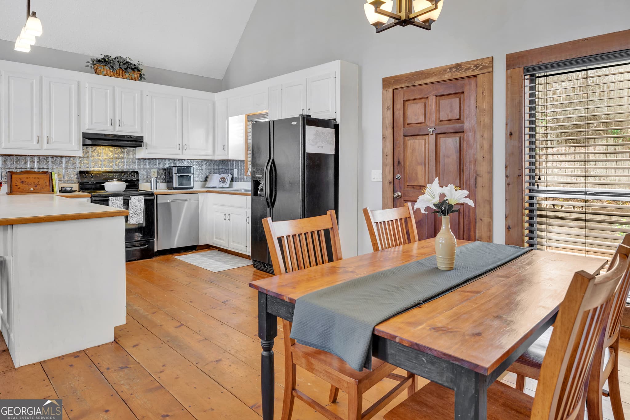 5 bedroom, 3 bathroom, 3,556 sq ft single family residence for sale at 318 E Mourning Dove Court, Monticello, GA 31064 — photo 9