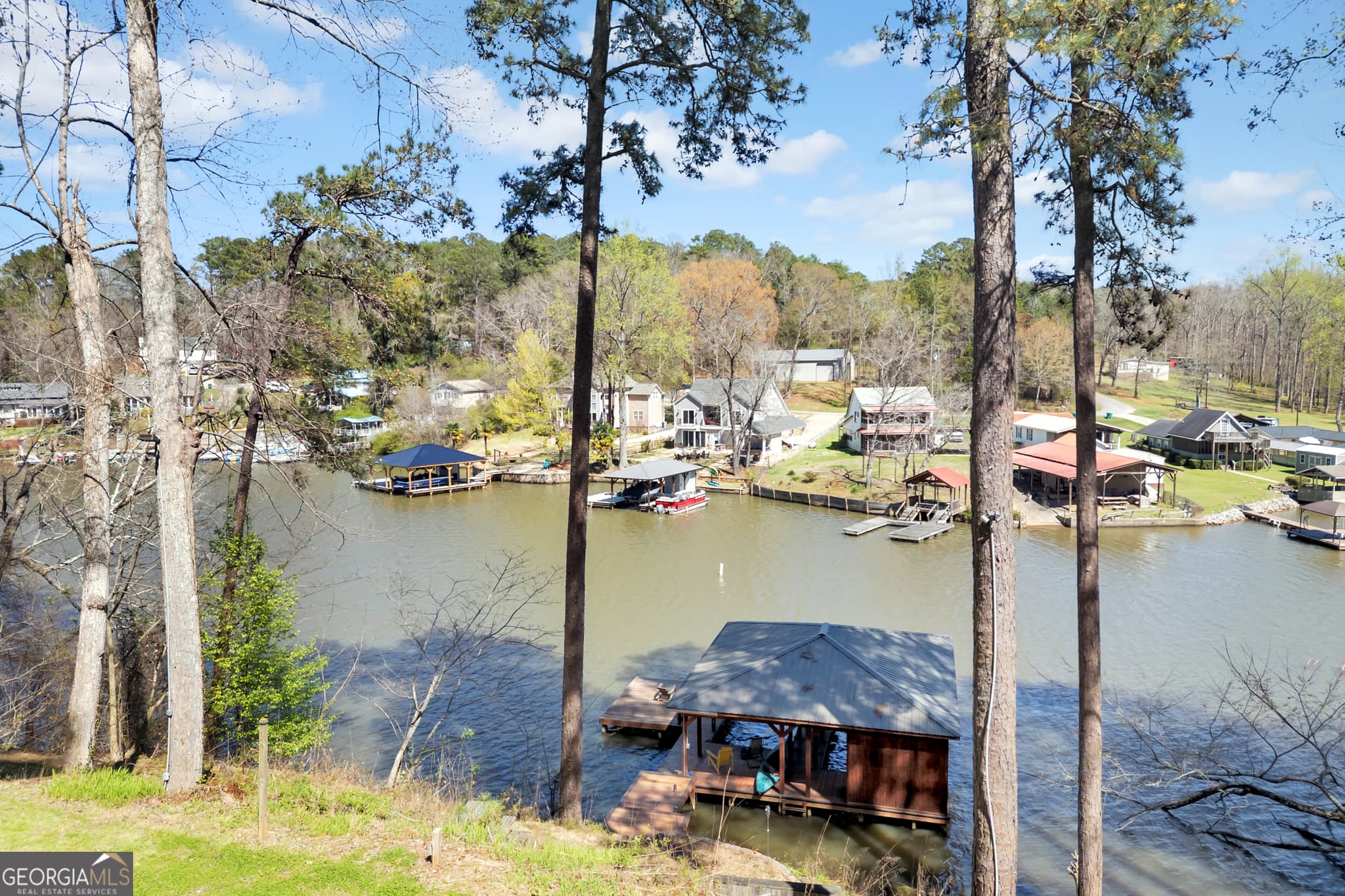5 bedroom, 3 bathroom, 3,556 sq ft single family residence for sale at 318 E Mourning Dove Court, Monticello, GA 31064 — photo 4