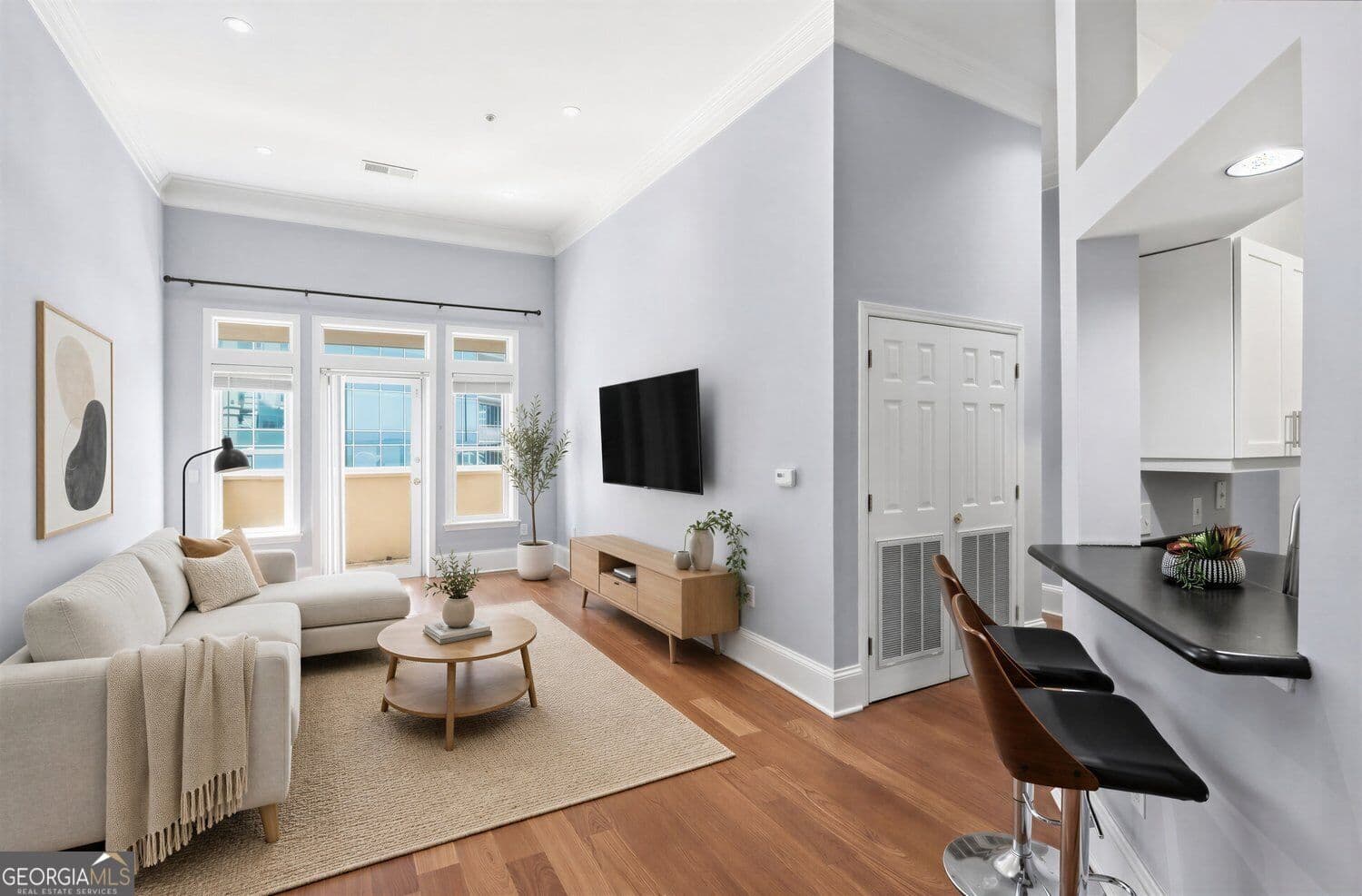 1 bedroom, 1 bathroom, 793 sq ft condominium for sale at 3334 Peachtree Road 1704, Atlanta, GA 30326 — photo 3
