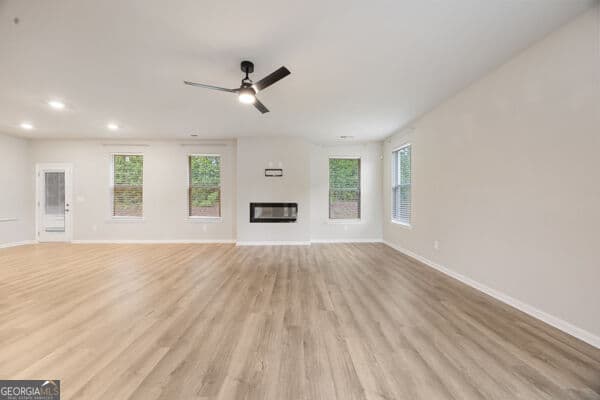 4 bedroom, 4 bathroom, 2,894 sq ft single family residence for sale at 116 Cabin Way, Hampton, GA 30228 — photo 7