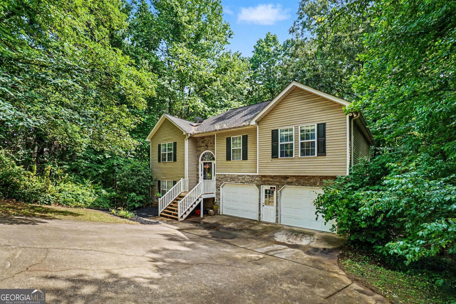 5 bedroom, 3 bathroom, 3,035 sq ft single family residence for sale at 306 Queensbury Walk, Acworth, GA 30102 — photo 4