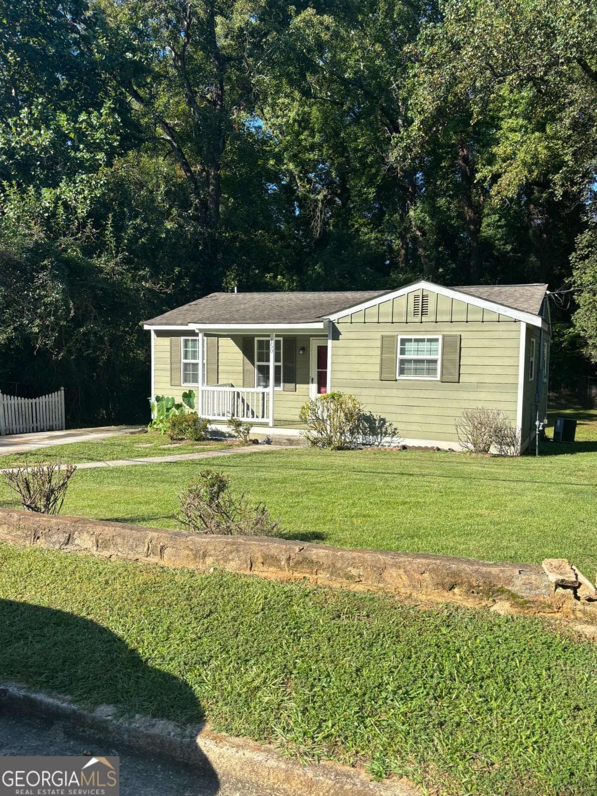 2 bedroom, 1 bathroom, 818 sq ft single family residence for rent at 150 Magnolia Street, Athens, GA 30606 for $1,600 a month